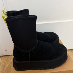 UGG Classic Dipper Platform Boots